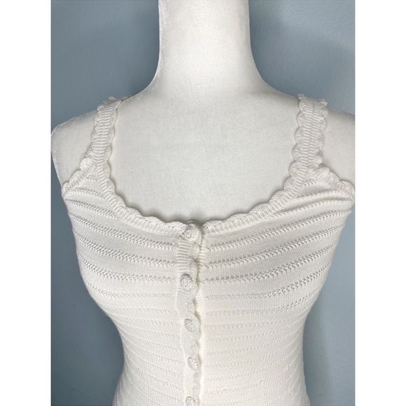 Crocheted Tank Top White with Scalloped Neckline XS - Picture 2 of 5